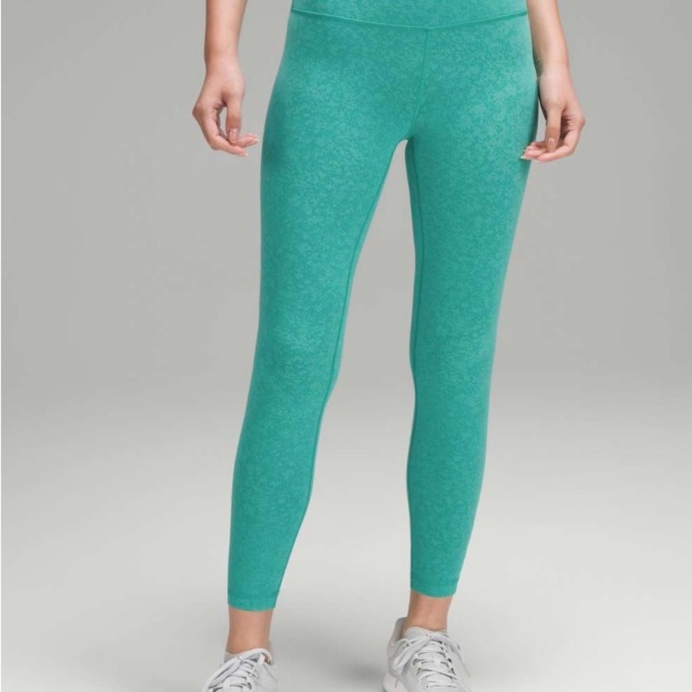 Lululemon Wunder Train High-Rise Tight 25"
Blaze Maldives Green - 4